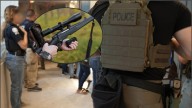 Fue víctima del tiroteo en centro de ICE en Dallas y tiene a un bebé a días de nacer: la triste historia