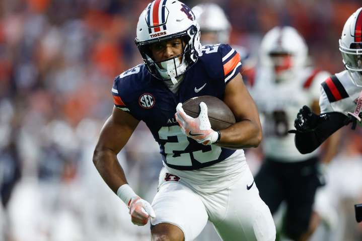 Auburn’s ground game continues to impress with 531 rushing yards in 2 games