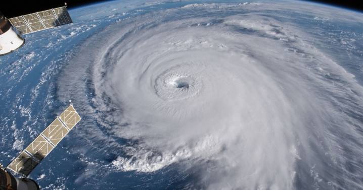 Turbulence in the tropics
