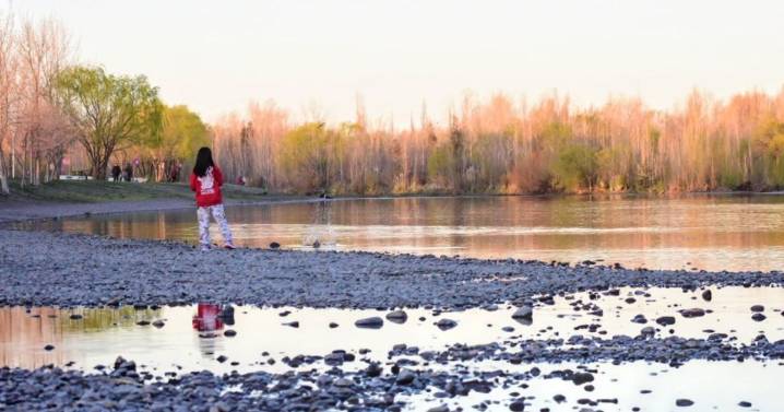 Llega hasta un 40% menos de agua a los embalses del Neuquén y el Limay por la escasez de nieve