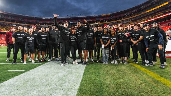 Commanders, Falcons to take part in pregame stair climb to honor coach Greg Knapp