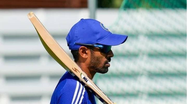 Why Abhimanyu Easwaran was dropped from India's Test squad?