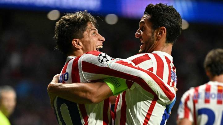 Los colchoneros se divierten como niños y el Eintracht es su juguete