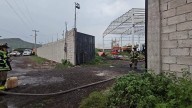 Incendio de pipa con emulsión de asfalto provocó alarma en el poniente