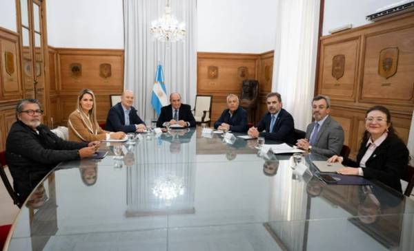 Tras el apoyo de Estados Unidos, el Gobierno reflota el Consejo de Mayo
