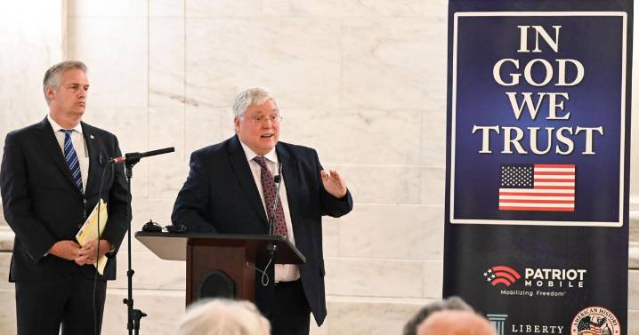 WV receives 2,500 ‘In God We Trust’ signs for public schools to satisfy new state law