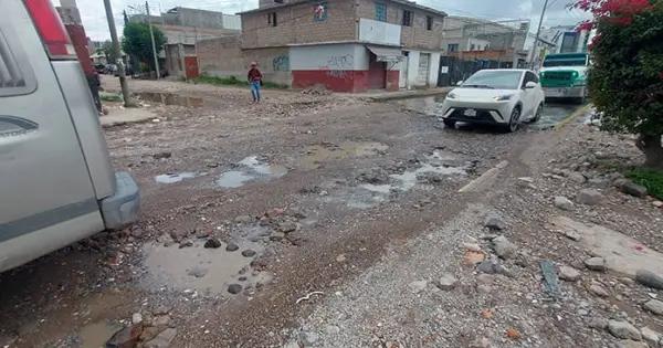 Prometen limpieza en la Avenida Juárez tras lluvias
