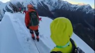 Un alpinista muere en China al caer 200 metros tras quitarse el arnés para una foto