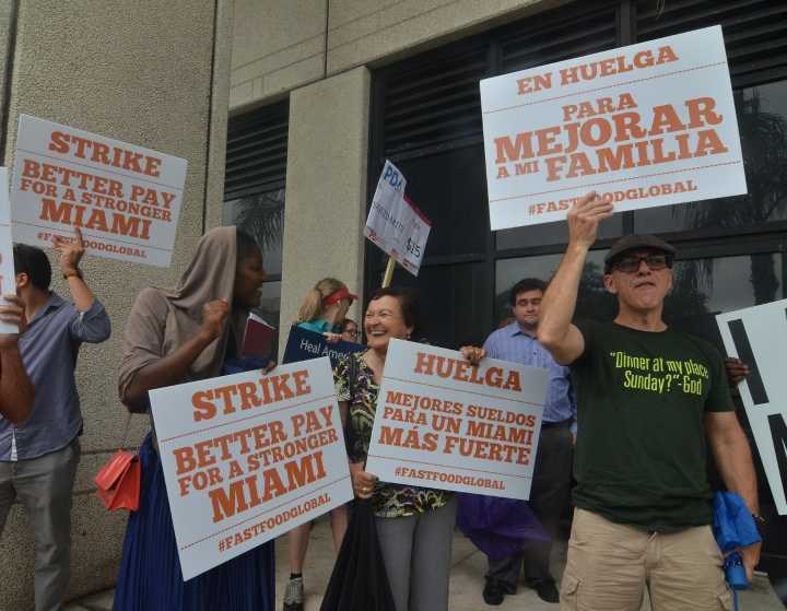 Florida eleva su salario mínimo a 14 dólares por hora