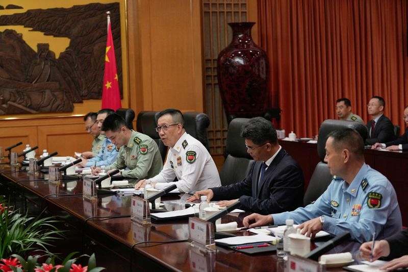 US lawmakers hold rare talks with Chinese defence minister