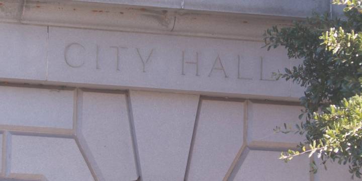 Columbia City Council defers short-term rental moratorium vote, talks amending ordinance