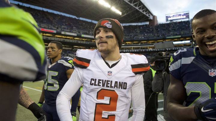 Johnny Manziel Talks to Texas A&M RB About Partying Like Him Amid Rising Stardom After a statement win, Johnny Manziel talks to A&M’s rising star about partying and celebrating while chasing SEC glory