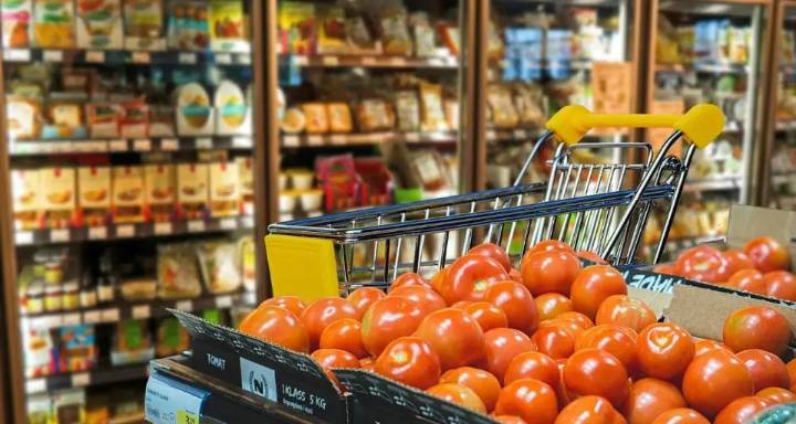 La cesta de la compra en Europa cuesta un 30% más que antes de la pandemia