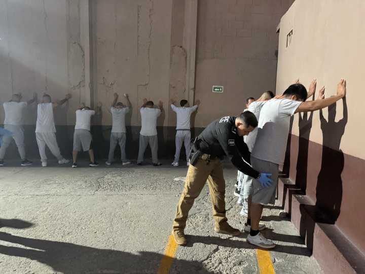 Revisión en Cereso de Juárez, aseguran armas hechizas y objetos prohibidos
