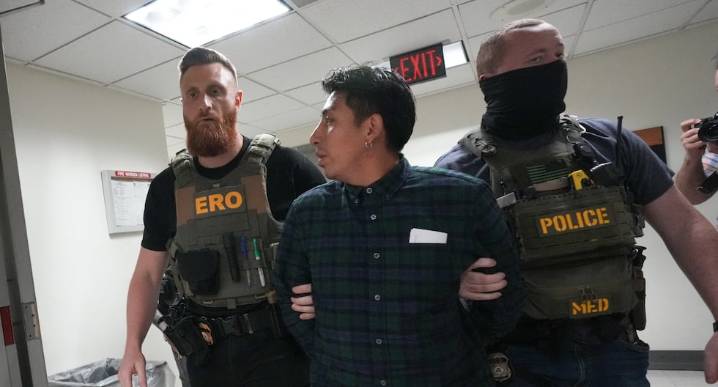 Agentes de Inmigración de Estados Unidos podrán portar armas, arrestar y deportar: ¿Qué se sabe?
