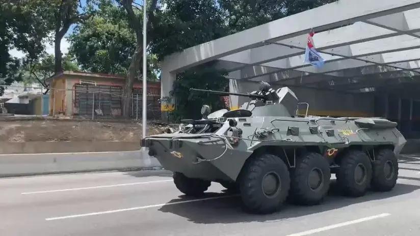 Fuerza Armada de Venezuela sale en caravana por Caracas para adiestramiento en comunidades en medio de tensiones con EE.UU.