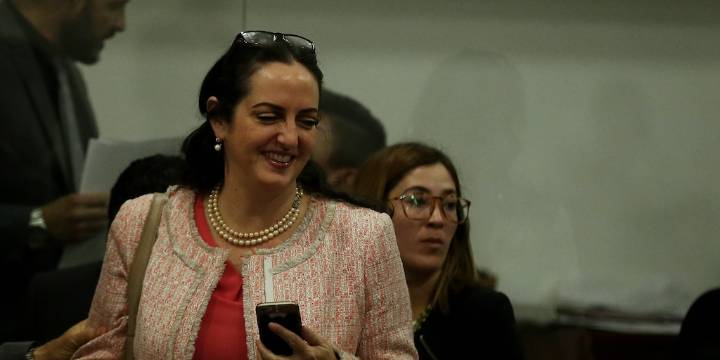 María Fernanda Cabal cuestionó al Gobierno por la crisis del Icetex: “La plata alcanza, lo que sobra son ladrones”