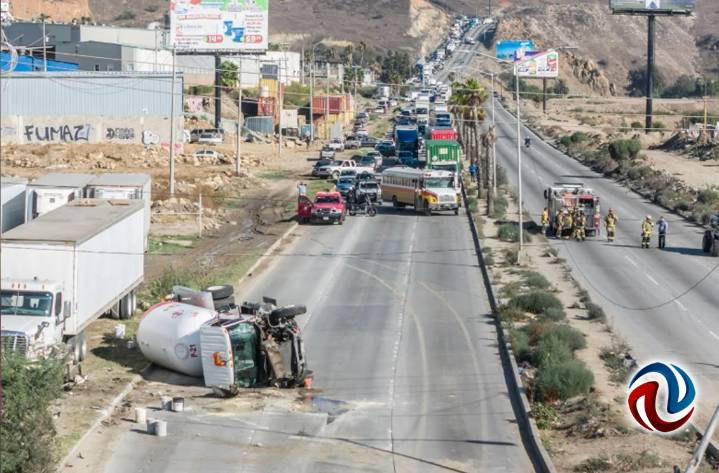 Falleció un hombre lesionado en volcadura de pipa de gas