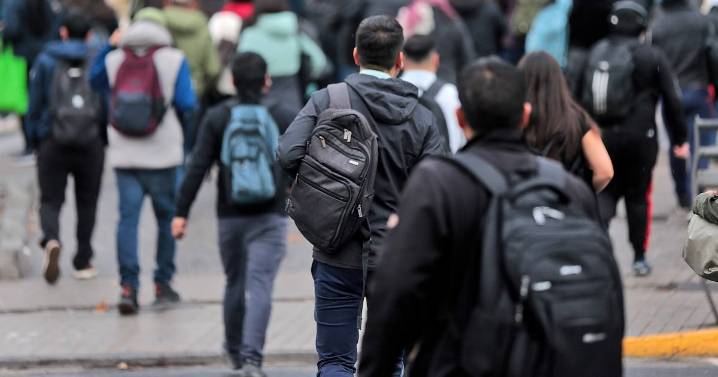 Cuántos trabajadores en Chile creen que serán reemplazados por la Inteligencia Artificial, según un nuevo estudio