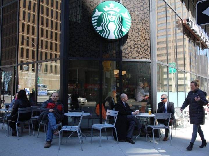 Which Starbucks cafés are closing in Ottawa?