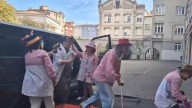 La divertida vuelta a clase de los profesores de un colegio de Gijón: ¡en furgoneta y al ritmo del Equipo A!