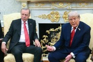 Trump pide a Erdogan que deje comprar petróleo ruso mientras dure la ofensiva de Putin