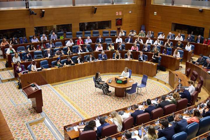 La Asamblea de Madrid obliga a acudir a la Cámara a los diputados que cobraban un plus de 1.556 euros sin ir a reuniones