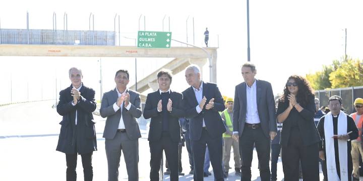 Kicillof repite fórmula y cierra la campaña de Fuerza Patria en La Plata