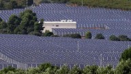 Las renovables usan una maniobra exprés para salvar inversiones millonarias pese al fiasco del 'decreto antiapagones'