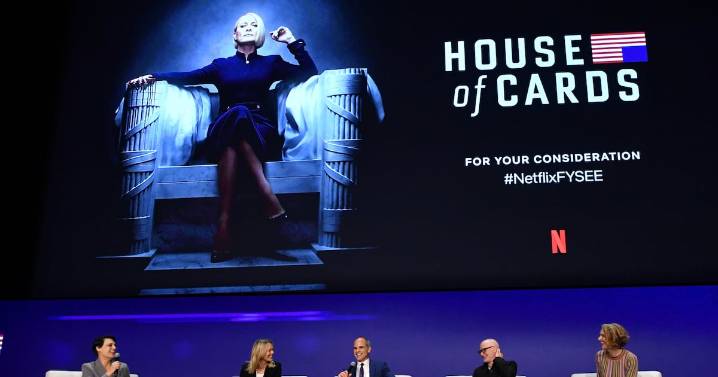 Golden Globe Winner Flees U.S. With a Warning: ‘America Is a S**tshow’