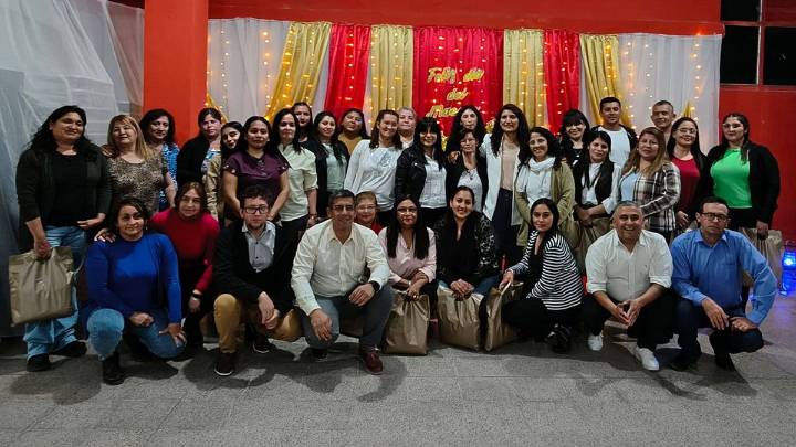 Agasajaron con una cena show a maestros y profesores de La Cañada