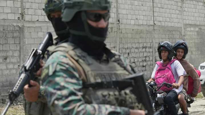 Noboa declara el estado de excepción en 7 provincias de Ecuador para frenar las protestas