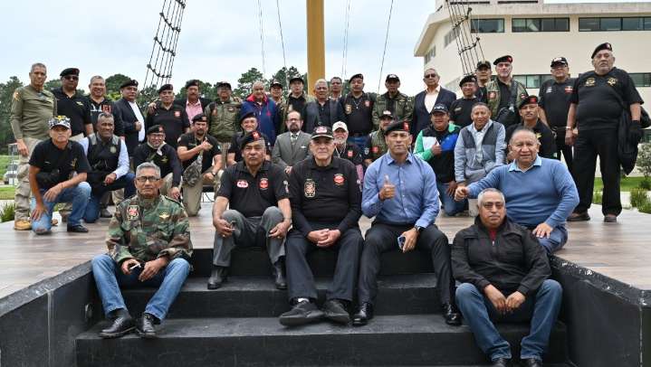 Paracaidismo naval mexicano celebra 50 años