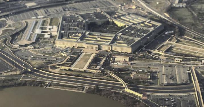 Trump buscará renombrar el Pentágono como "Departamento de Guerra"