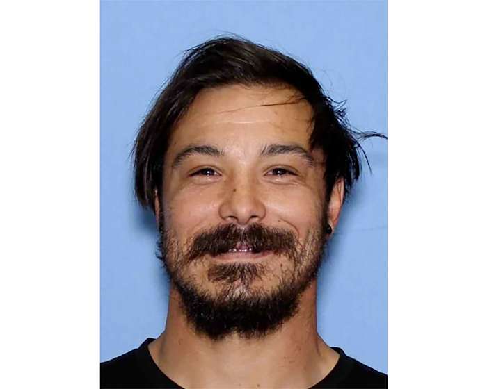 Officials find remains they believe are Travis Decker, wanted in killings of his 3 young daughters