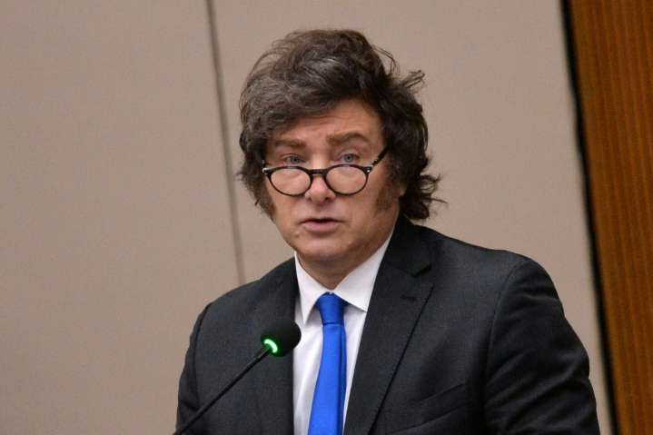 EEUU evalúa lanzar un salvavidas financiero a la Argentina de Milei