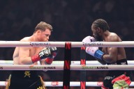 Terrence Crawford domina al “Canelo” y se corona campeón Mundial