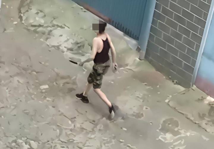 Una mujer atemoriza con un cuchillo a los vecinos de El Coto, en Gijón