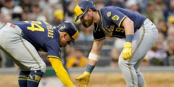 Bauers, Chourio hit 2-run HRs as Brewers beat Pirates 4