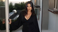 Kourtney Kardashian reaparece y luce el fleco más rejuvenecedor y elegante del otoño 2025