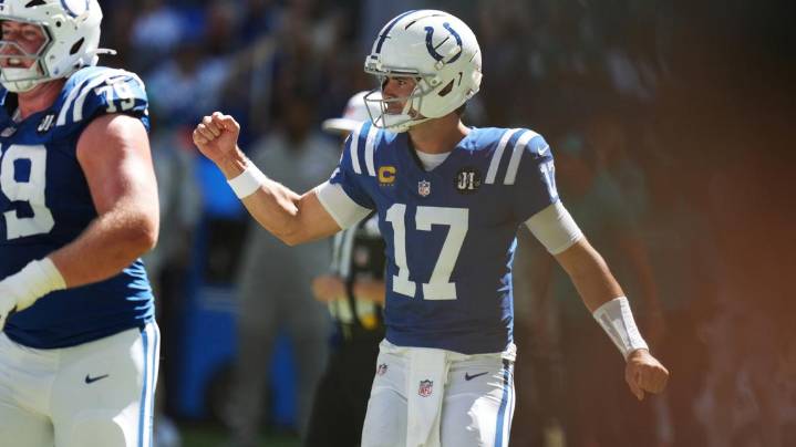 Colts snap 11-game opening-day winless streak, beating Dolphins 33