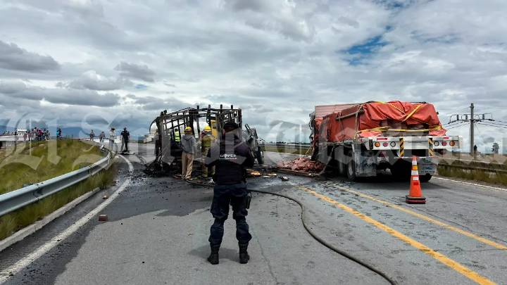 Aparatoso choque en Huamantla deja tres lesionados y bloquea la México