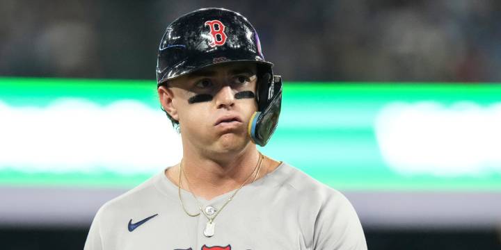 Red Sox miss a chance to clinch playoff spot in loss to Blue Jays