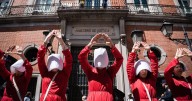 500 mujeres recorren Madrid en silencio para exigir el fin de los vientres de alquiler