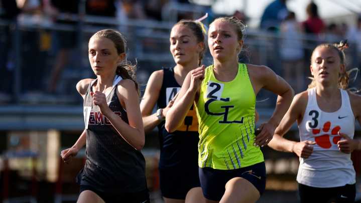 Senior Avi Skinner running her way into Grand Ledge record books