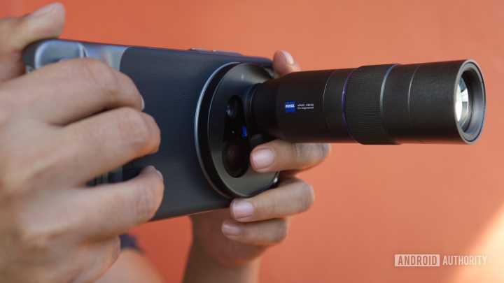 More Android flagships are confirmed to get a camera kit, this time from ZEISS