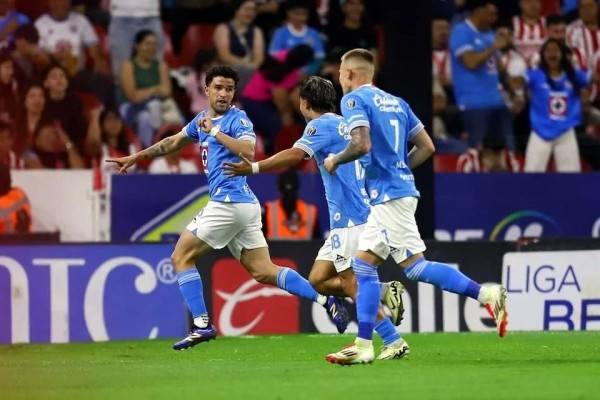 Intenta Cruz Azul mantenerse en la cima