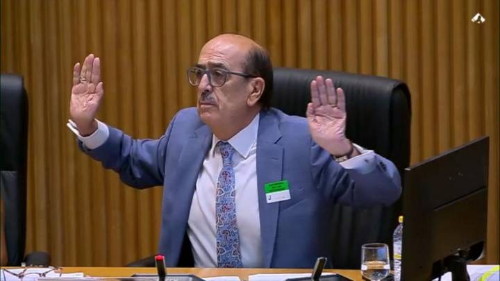Un exmagistrado del Supremo ridiculiza a personas trans durante un acto de Vox en el Congreso: “Me llamo Francisca Javiera”