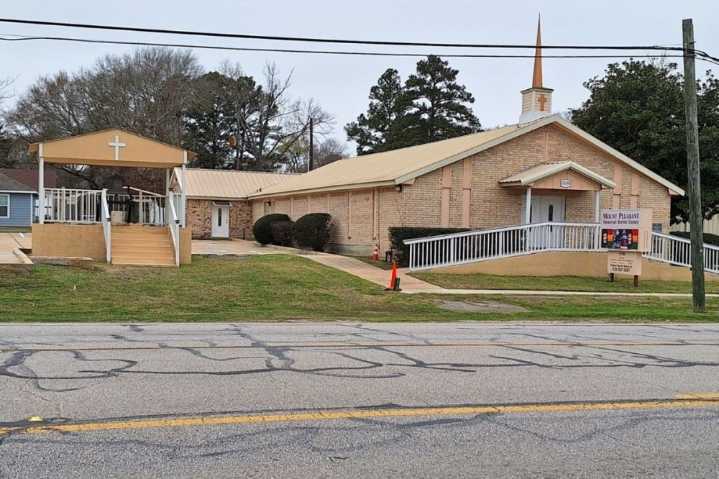 County historical marker dedicated to Mount Pleasant ...