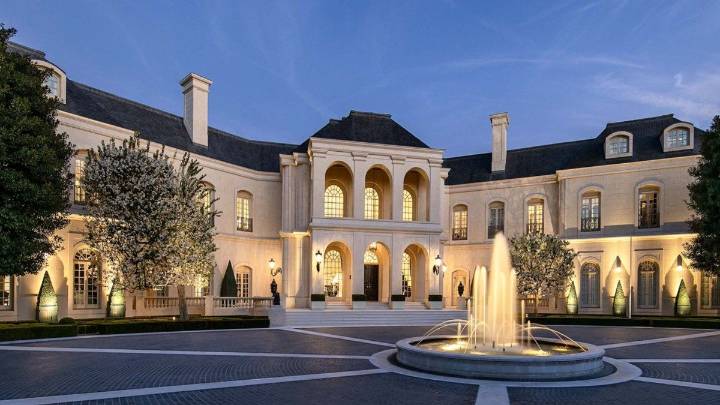 Más grande que la Casa Blanca: así es por dentro la casa de Aaron Spelling, el exCEO de Google